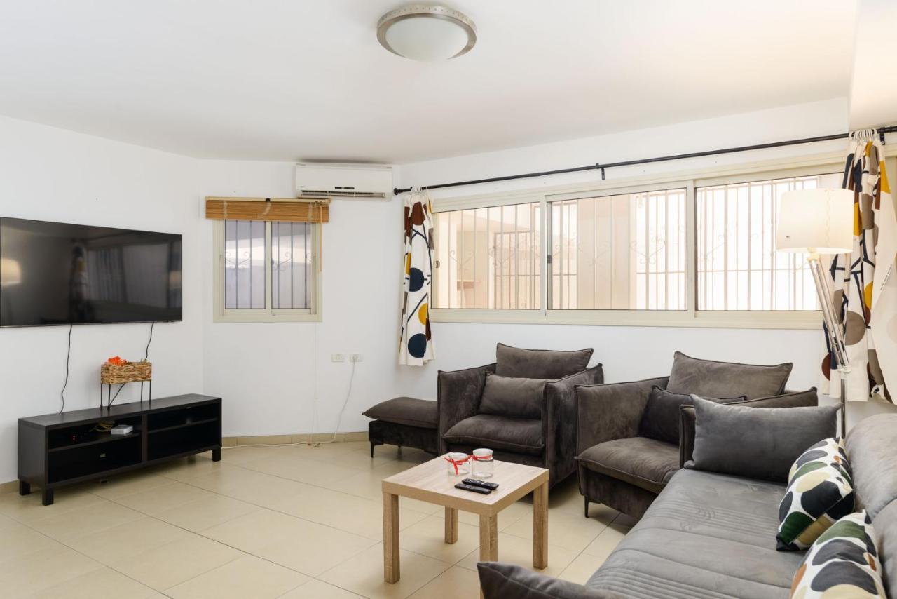 Lovely One Bedroom Few Steps From The Beach Netanya Eksteriør bilde